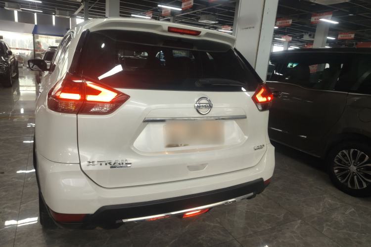 Used Nissan X-Trail 2022 2.0L Two-Wheel Drive Smart Connect Premium Edition
