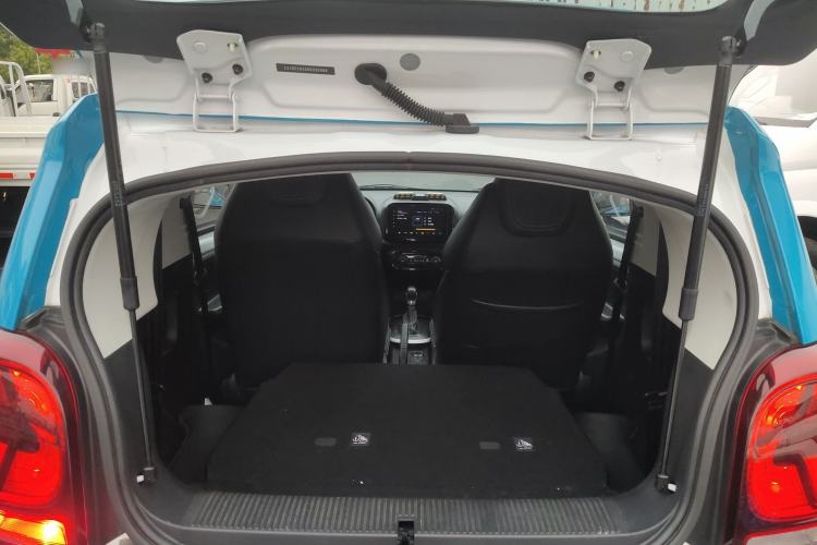 Used Roewe Clever 2022 311km QiQi BoBo Edition Trunk