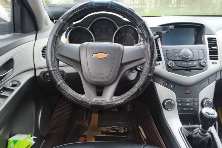 Used Chevrolet Cruze 2013 1.6L SL Sunroof Edition MT Steering Wheel