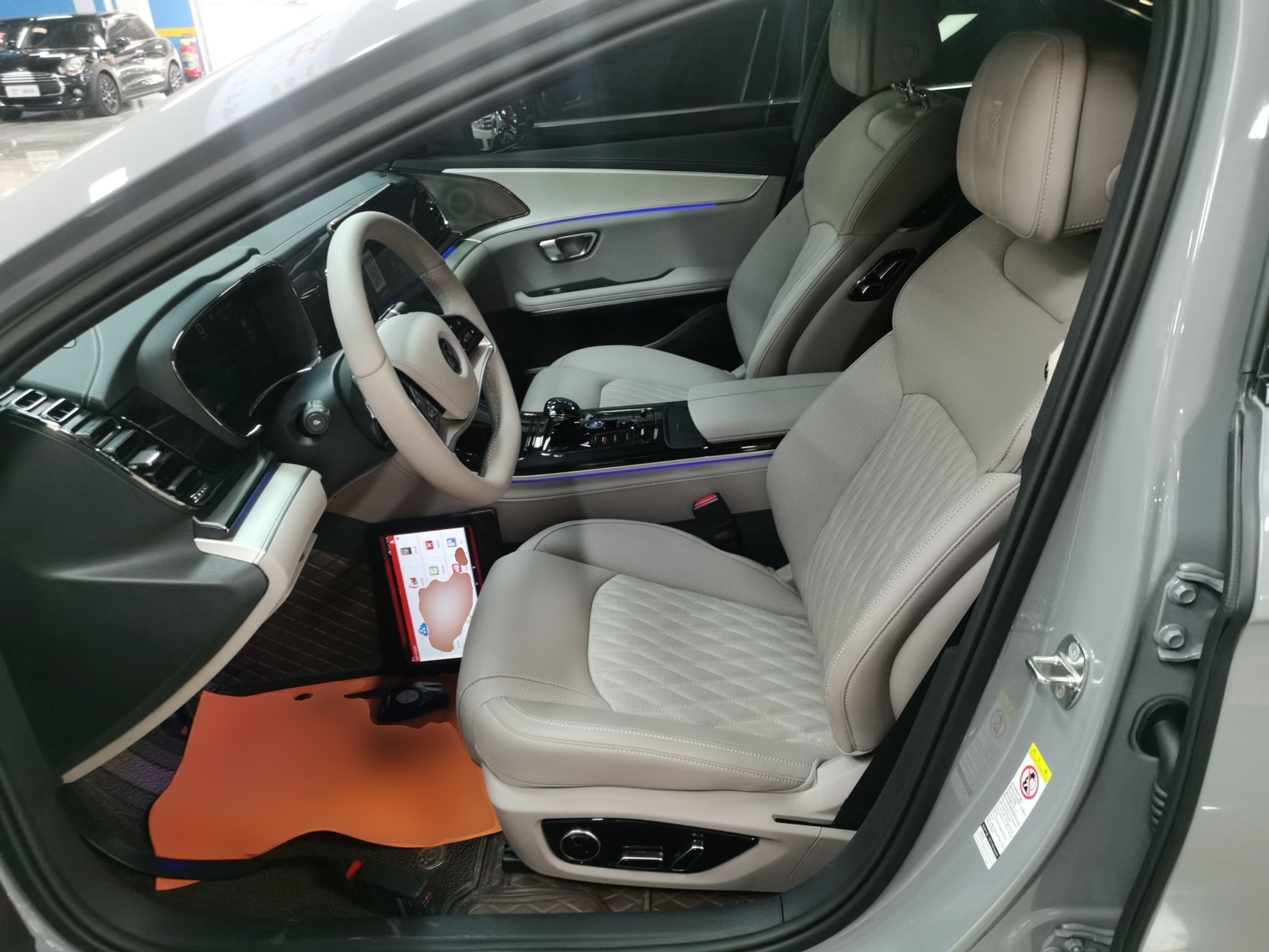 Переднее сиденье в автомобиле