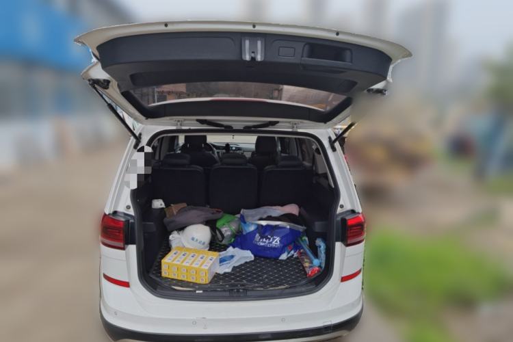 Used Volkswagen Touran 2018 Volkswagen Touran L 280TSI DSG Boundary Edition 7 Seats China VI Standard Trunk