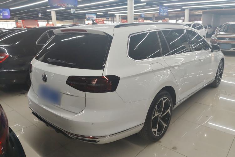 Used Volkswagen Variant 2016 380TSI Two-Wheel-Drive Style Edition Rear Right 45 Deg