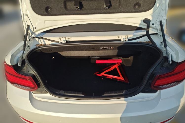 Used BMW 2 Series 2018 220i Convertible Coupe Sports Design Package Trunk