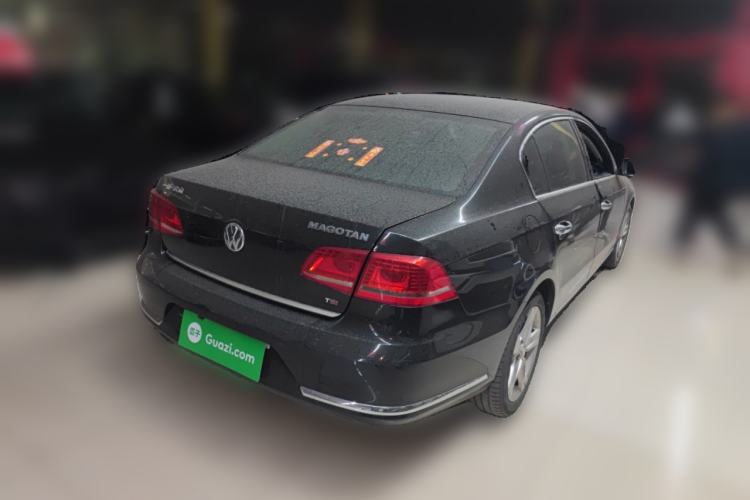 Used Volkswagen Magotan 2016 1.8TSI Luxury Comfort Model Rear Right 45 Deg