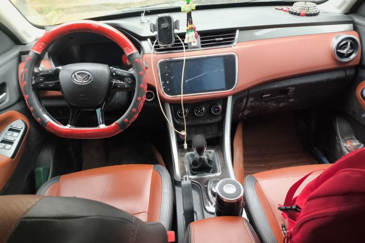 Used HYOSOW S3 2016 S3L 1.5L Manual Prestige Edition Center Console