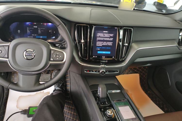 Used Volvo XC60 2025 B5 4x4 Smart Luxury Edition
