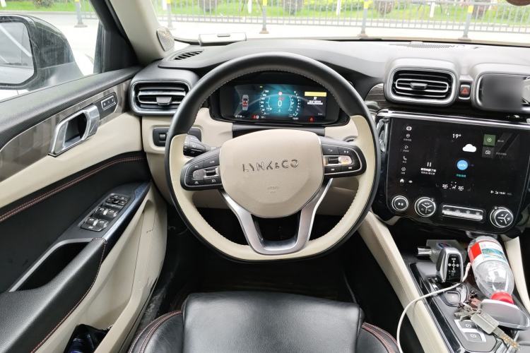 Used Lynk & Co 02 2018 1.5T DCT Two-Wheel Drive Zhaopu Version China V Standard
