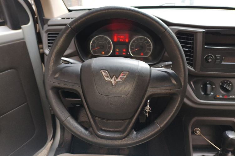 Used Wuling Hongguang V 2021 1.5L Jingqu Version LAR Steering Wheel