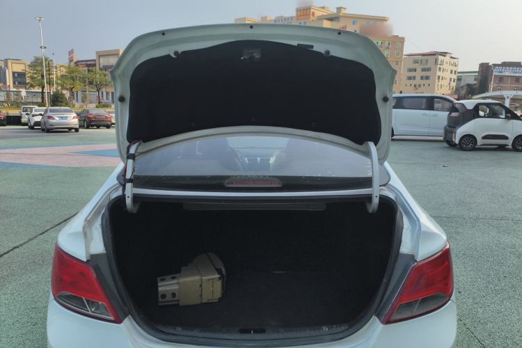 Used Hyundai Verna (older generation) 2014 1.4L Automatic Smart GLS Trunk