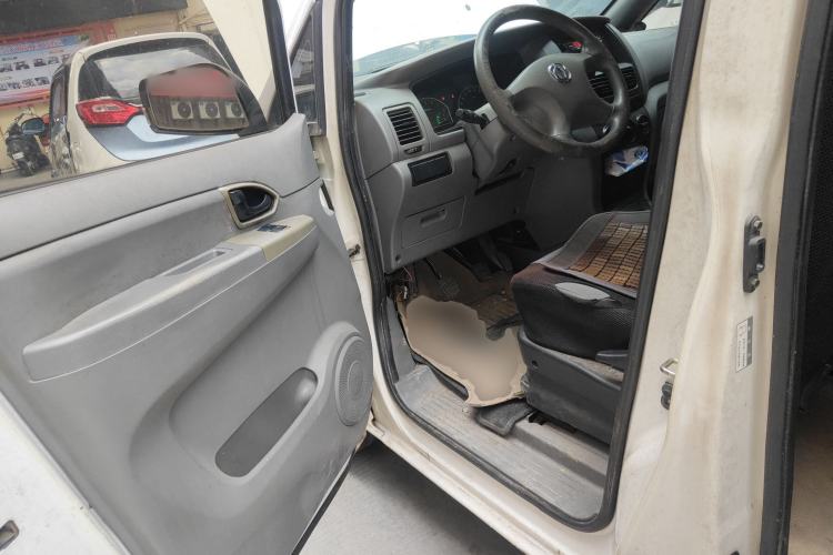 Used Dongfeng Shuaike 2011 1.5L Manual Standard Model 7 Seats China IV Standard