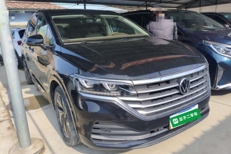 Used Volkswagen Viloran 2020 330TSI Luxury Edition Front Right 45 Deg