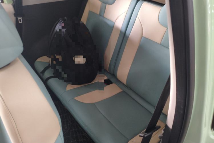 Used CHANGAN NEVO Lumin 2022 155 km – Refreshingly Sweet Edition Left Rear Seat