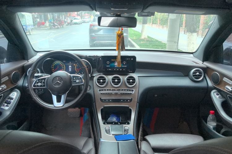 Used Mercedes-Benz GLC 2020 GLC 300 L 4MATIC Dynamic Edition Center Console