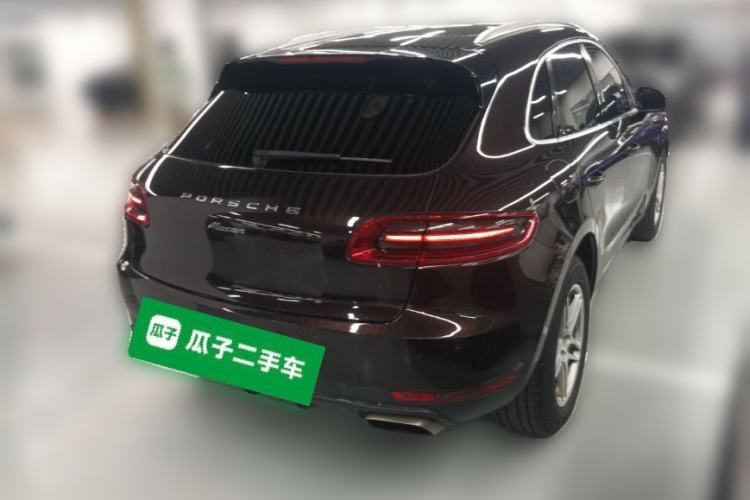 Used Porsche Macan 2017 Macan 2.0T Rear Right 45 Deg