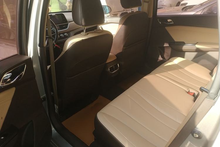 Used Baojun 310W 2017 1.5L Manual Fashion Model China V
