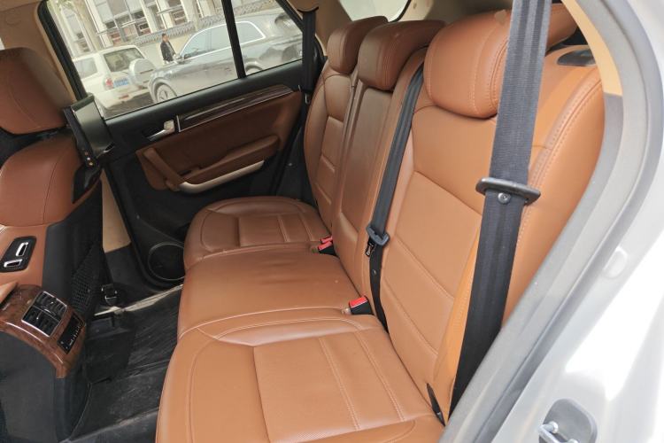 Used Haval H8 2015 2.0T Four-Wheel Drive Prestige Version Left Rear Seat