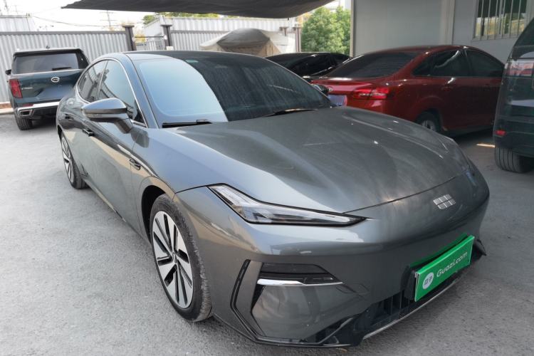 Used Geely Galaxy E8 2024 665 km Range Rear-Drive Starship Long-Range Version