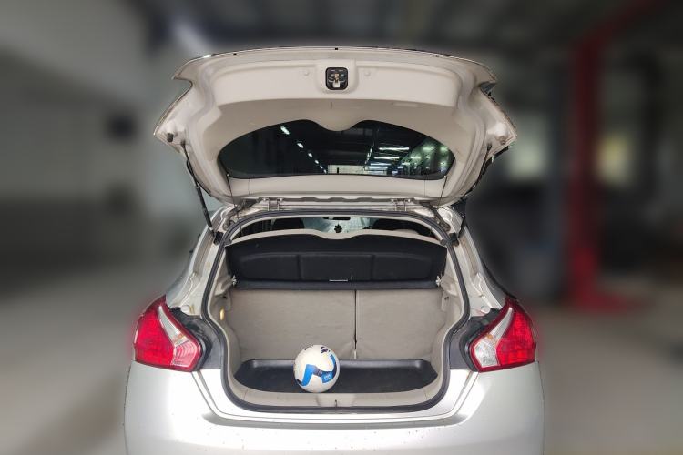 Used Nissan Tiida 2011 1.6L CVT Comfort Model