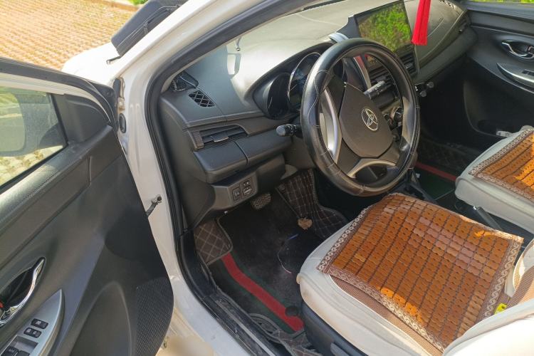 Used Toyota YARiS L Zhi Xuan 2015 1.5E Automatic Charm Edition Driver Seat