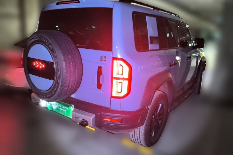 Used Formula Leopard 5 2023 Explore Edition
