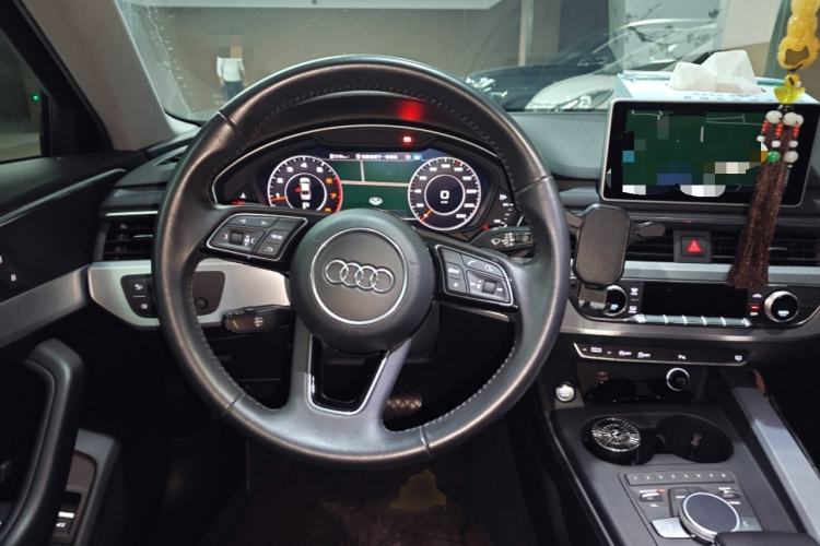 Used Audi A4L 2018 30th Anniversary Edition 40 TFSI Fashion Model Steering Wheel