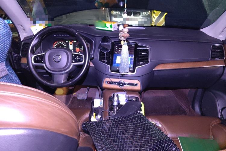 Used Volvo XC90 New Energy 2018 E-Drive Hybrid T8 Prestige 7-Seater Interior 2