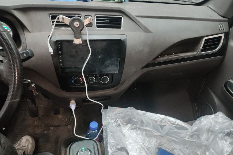 Used Dongfeng Yufeng EM26 2023 High-End Model 41.86 kWh CATL Audio And AC Panel