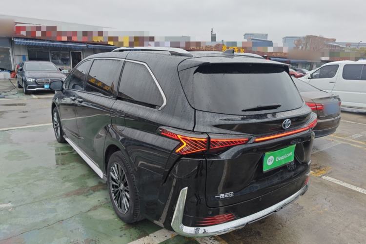 Used Toyota Granvia 2023 2.5L Hybrid Comfort Edition
