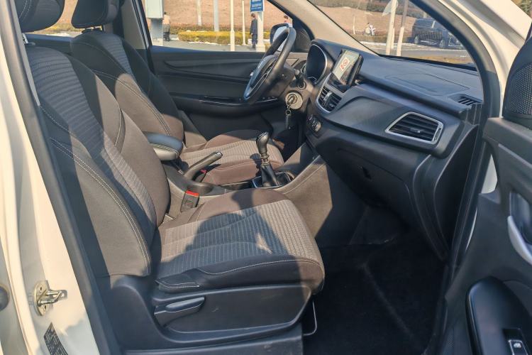 Used Baojun 730 2019 1.5L Manual Fashion Model 7-seater National V
