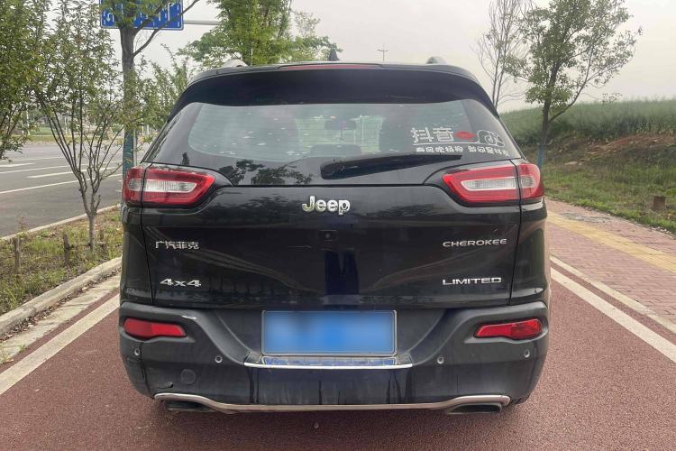 Used Jeep Cherokee 2016 2.4L Superior Edition
