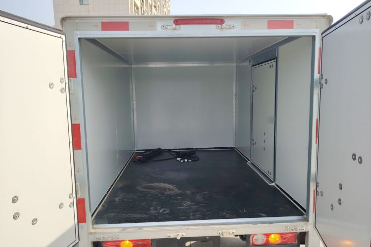 Used REACH MINI Truck 2023 120km Long Wheelbase Van-Type Striving Edition
