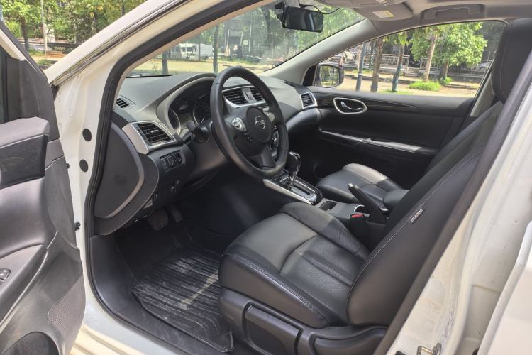 Used Nissan Sylphy 2018 1.6XV CVT Deluxe Edition Interior 9