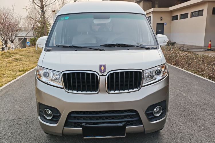 Used Jinbei New Hiace X30L 2023 1.5L Wealth Edition Van 2/5 Seats Non-Air-Conditioned Version SWC15M
