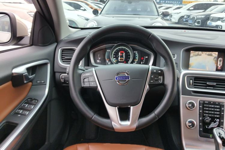 Used Volvo S60 2017 S60L T4 Smart Range Edition Steering Wheel