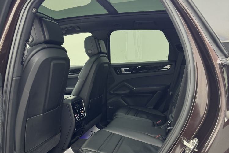 Used Porsche Cayenne 2018 Cayenne S 2.9T Interior 5