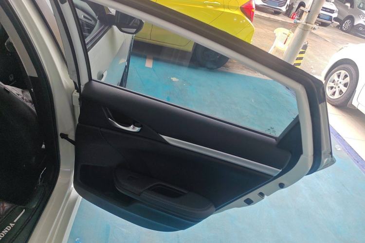 Used Honda Civic 2019 220TURBO CVT Dynamic Edition China VI Interior 6