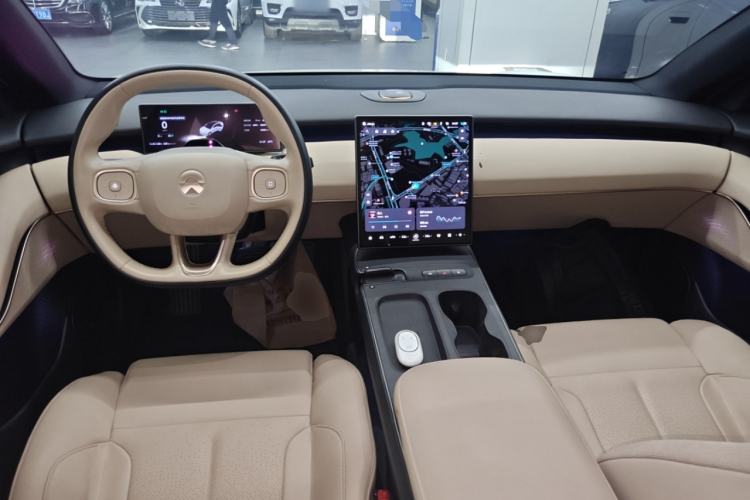 Used Nio ET5 2022 75 kWh Center Console