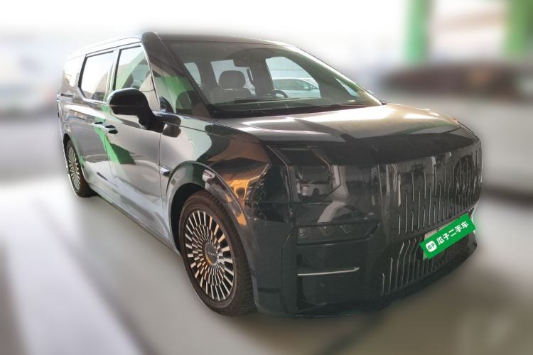 Used Zeekr 009 2022 WE Edition Front Right 45 Deg