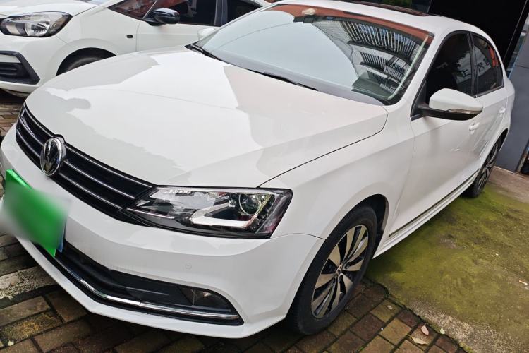 Used Volkswagen Sagitar 2015 230TSI Automatic Luxury Model