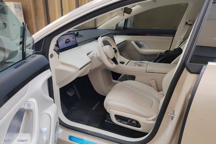 Used Hima Luxeed R7 2024 All-Electric 802 km Max
