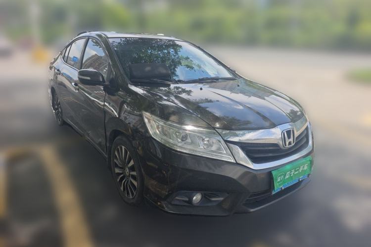 Used Honda Crider 2013 1.8L automatic luxury edition Front Right 45 Deg