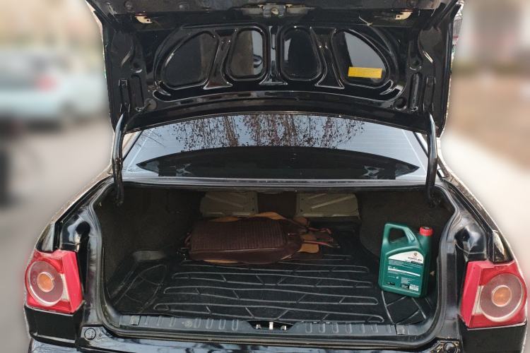 Used Volkswagen Santana Vista 2008 1.8L Manual Sishang Model Trunk