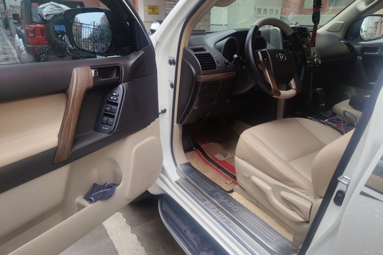 Used Toyota Prado 2010 2.7L Automatic Standard Edition Driver Seat