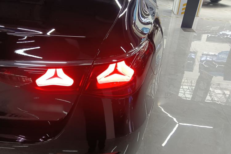 Used Mercedes-Benz E-Class 2024 E 300 L Luxury Model Right Rear Taillight