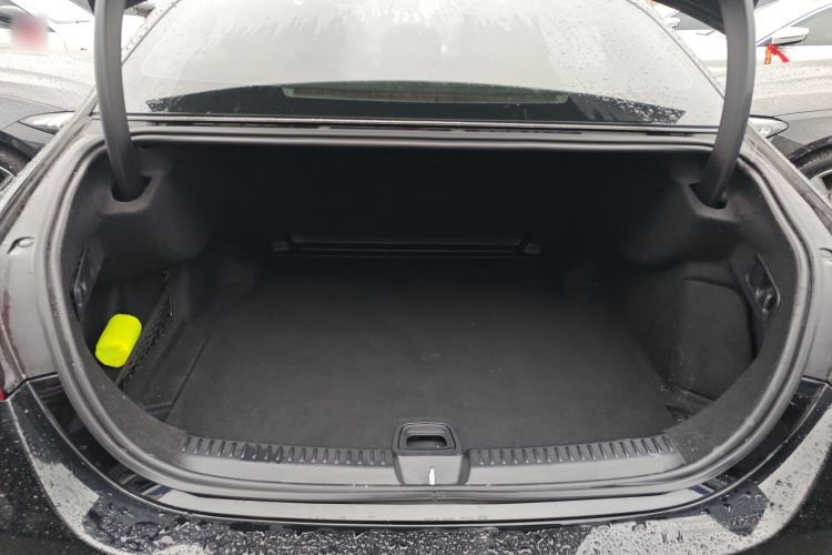 Used Mercedes-Benz E-Class 2024 E 260 L Trunk