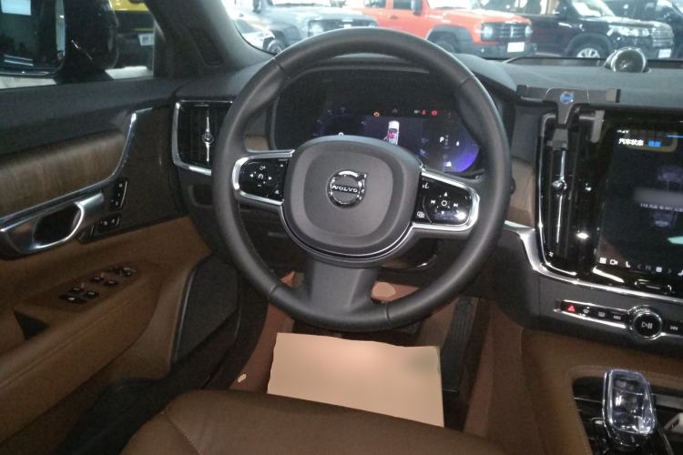 Used Volvo V90 2024 Cross Country B5 AWD Smart Range Edition