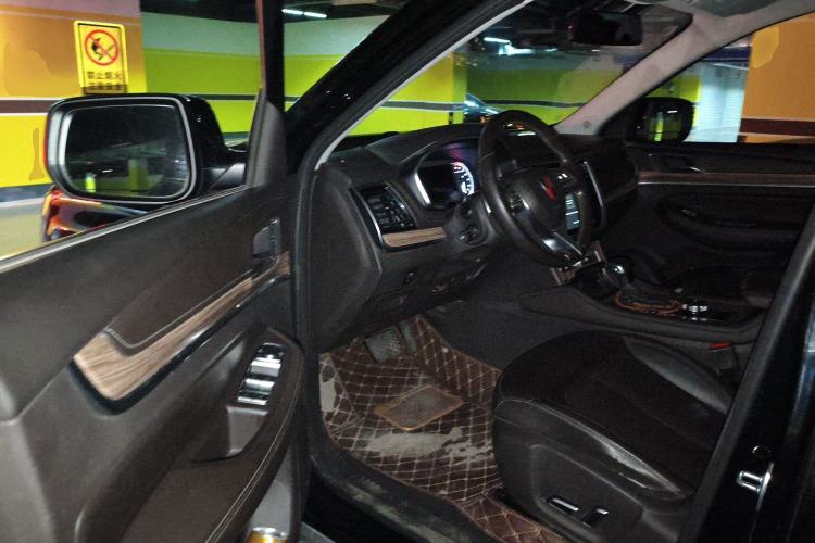 Used Roewe RX8 2018 30T Smart Connectivity Four-Wheel Drive Flagship Edition
