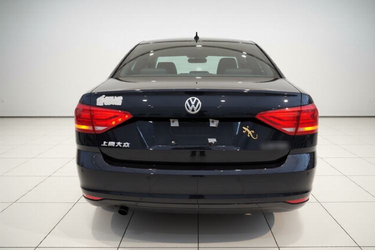 Used Volkswagen Lavida 2015 1.6L Manual Fashion Edition