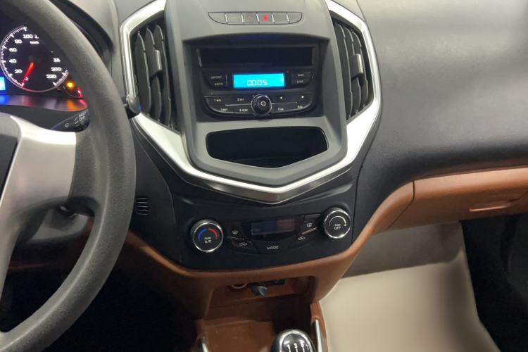 Used Geely Auto Diamond 2016 1.5L Manual Entry-Level Trim Audio And AC Panel