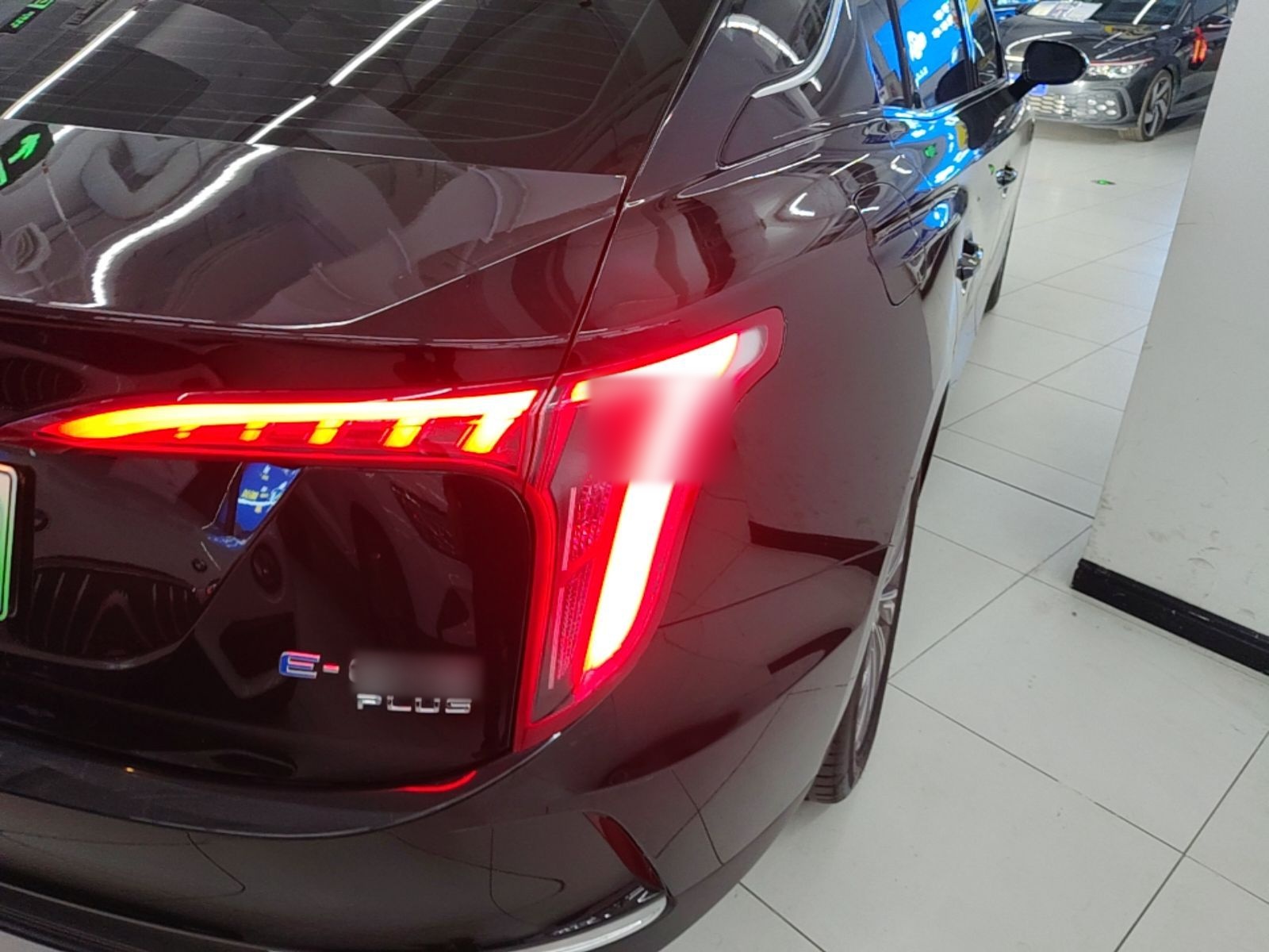 Hongqi E-QM5 2024 610 km PLUS — снимка 9